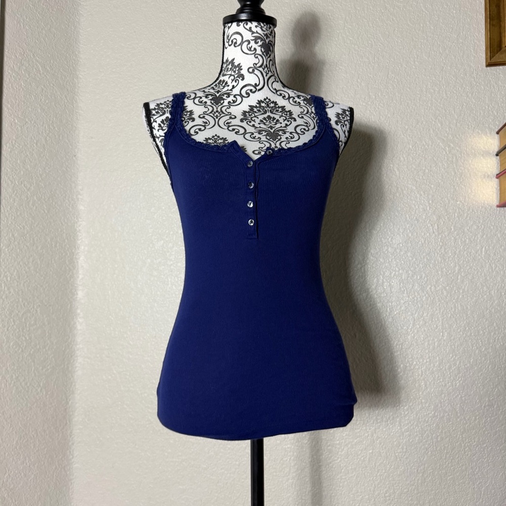 Old Navy Navy Ribbed Henley Tank with Scalloped Trim